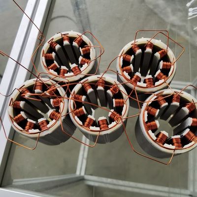 Máquina de enrollamiento de motor totalmente automática de 8kw Enrollamiento de dientes para estacas de estator recubiertas proveedor